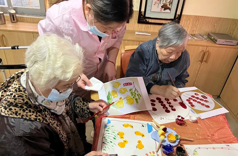 海绵印章画活动3.jpg