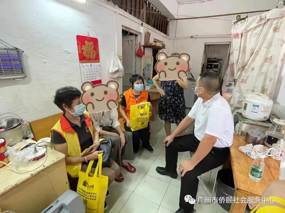 阮先生上门了解戴叔使用氧气机情况